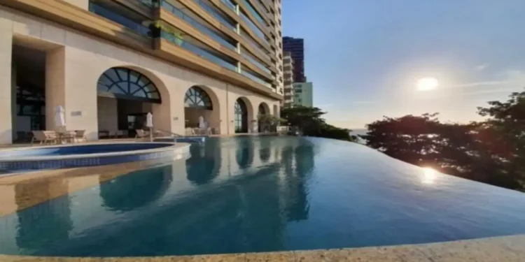 Ivete Sangalo e o apartamento milionário em Salvador com piscina infinita